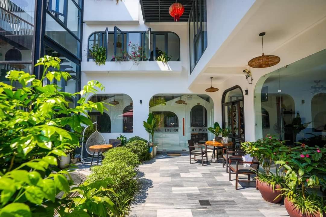 Life Boutique Hotel Hue Exteriör bild